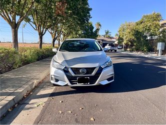 Nissan Versa Sedan SV 2020