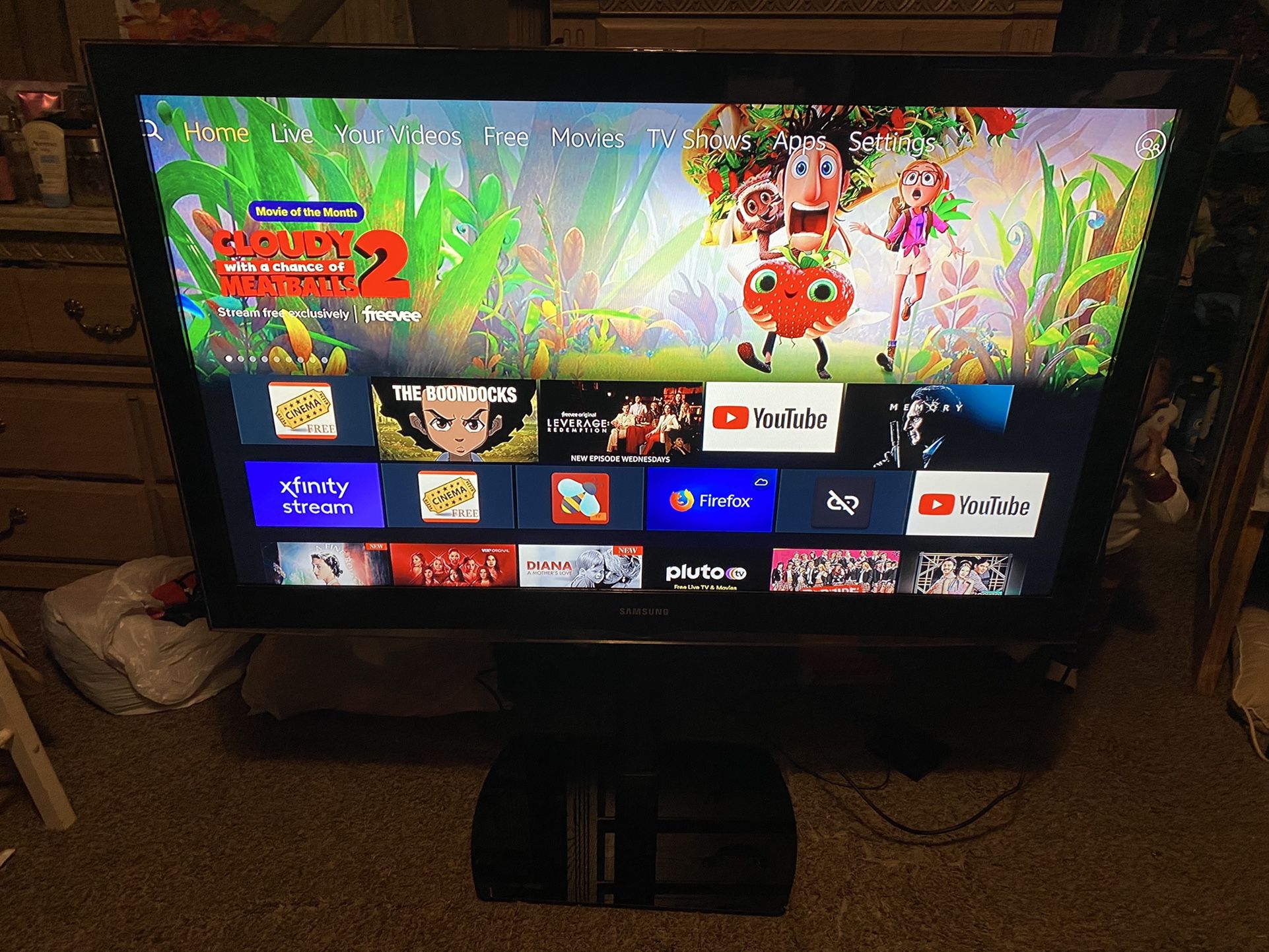 52 Inch Samsung Tv With Adjustable Stand , With Fire Stick 