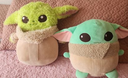 Lot 2 Star Wars Baby Yoda