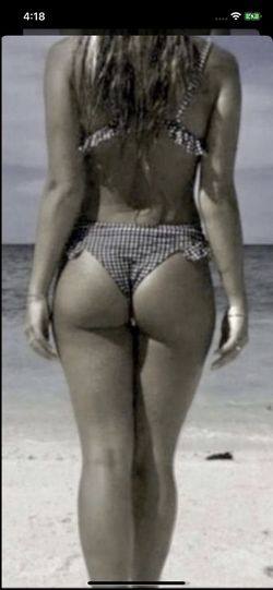 New Brazilian Black & white Plaid/checkers ruffles bikini /swimsuit/swimwear size Large and Small Very stylish and Sexy