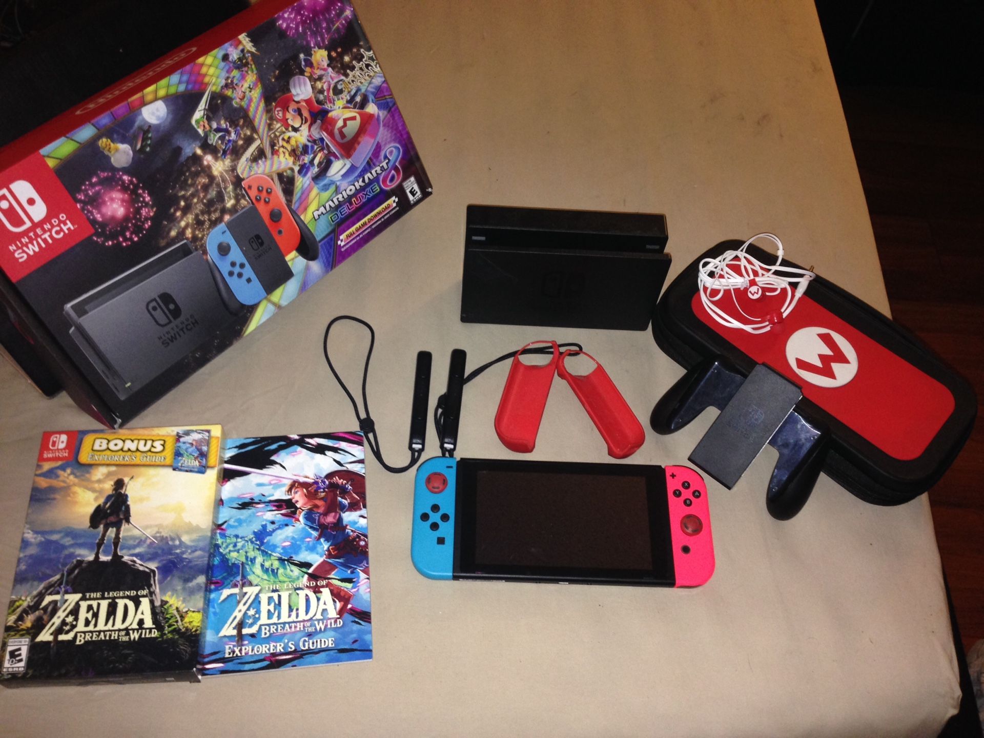 Nintendo Switch Bundle Mario Kart 8, Zelda BOTW, Carrying Case in box