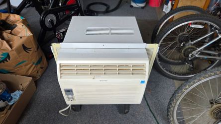 Large window air conditioner