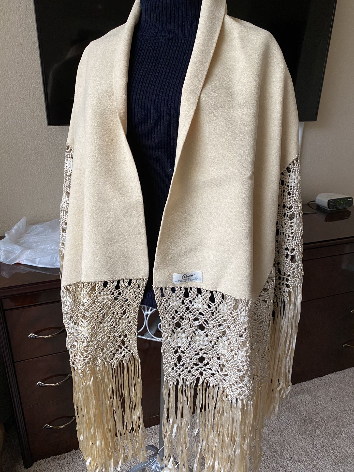 100% Wool Shawl 