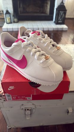 Nike Cortez new pink