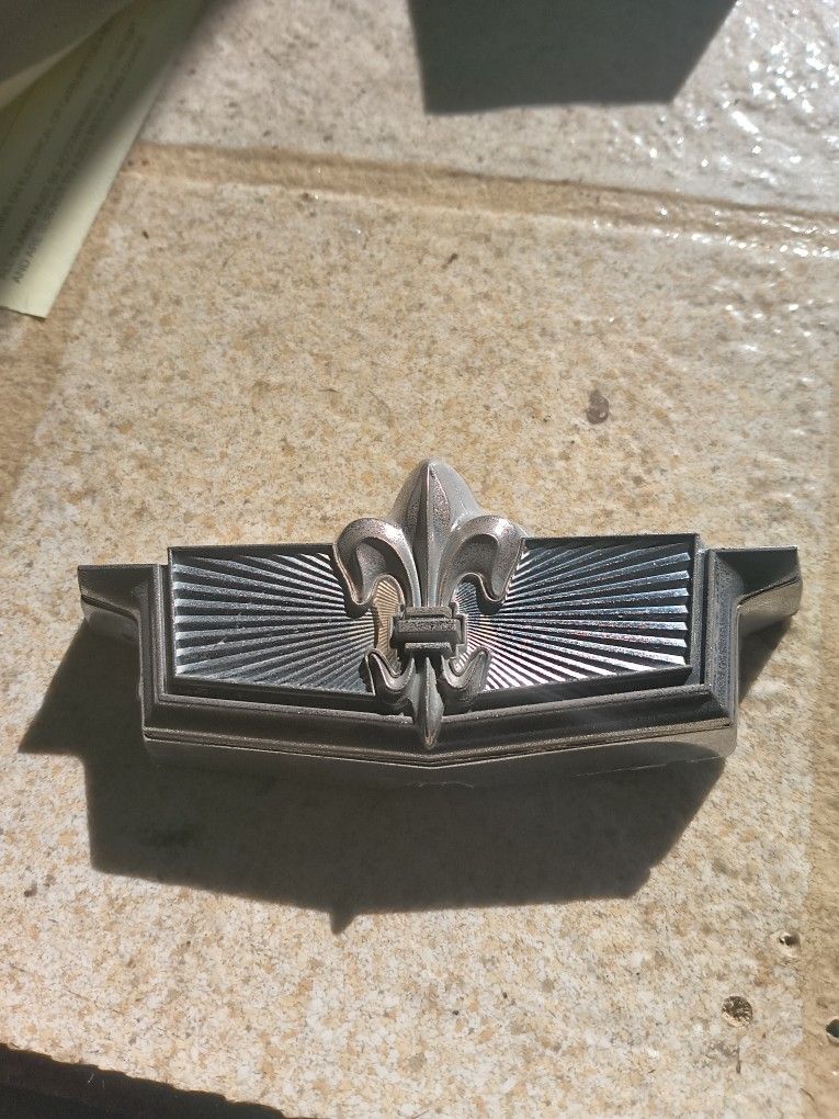 Trunk emblem Chevy Caprice. 1985 to 1990