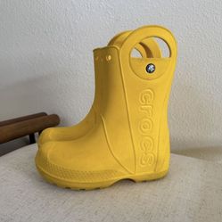 Crocs rain boats