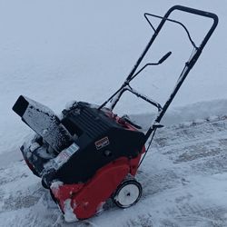 MTD snowblower four and a half horse works really good. 23 Mile and card Macomb Township Michigan