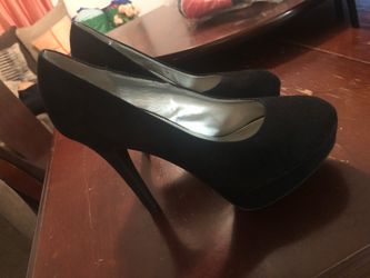 Size 7 woman black heels