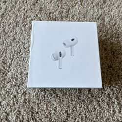 Apple AirPods Pro (2nd Generation) with MagSafe Wireless Charging Case (USB-C)