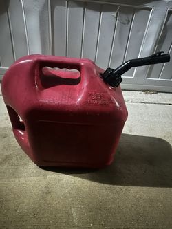 5 Gallon Red Gas Tank