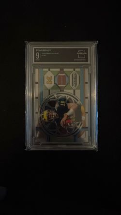 2019 Tom Brady #100 Panini Prizm DP - GRADED 9