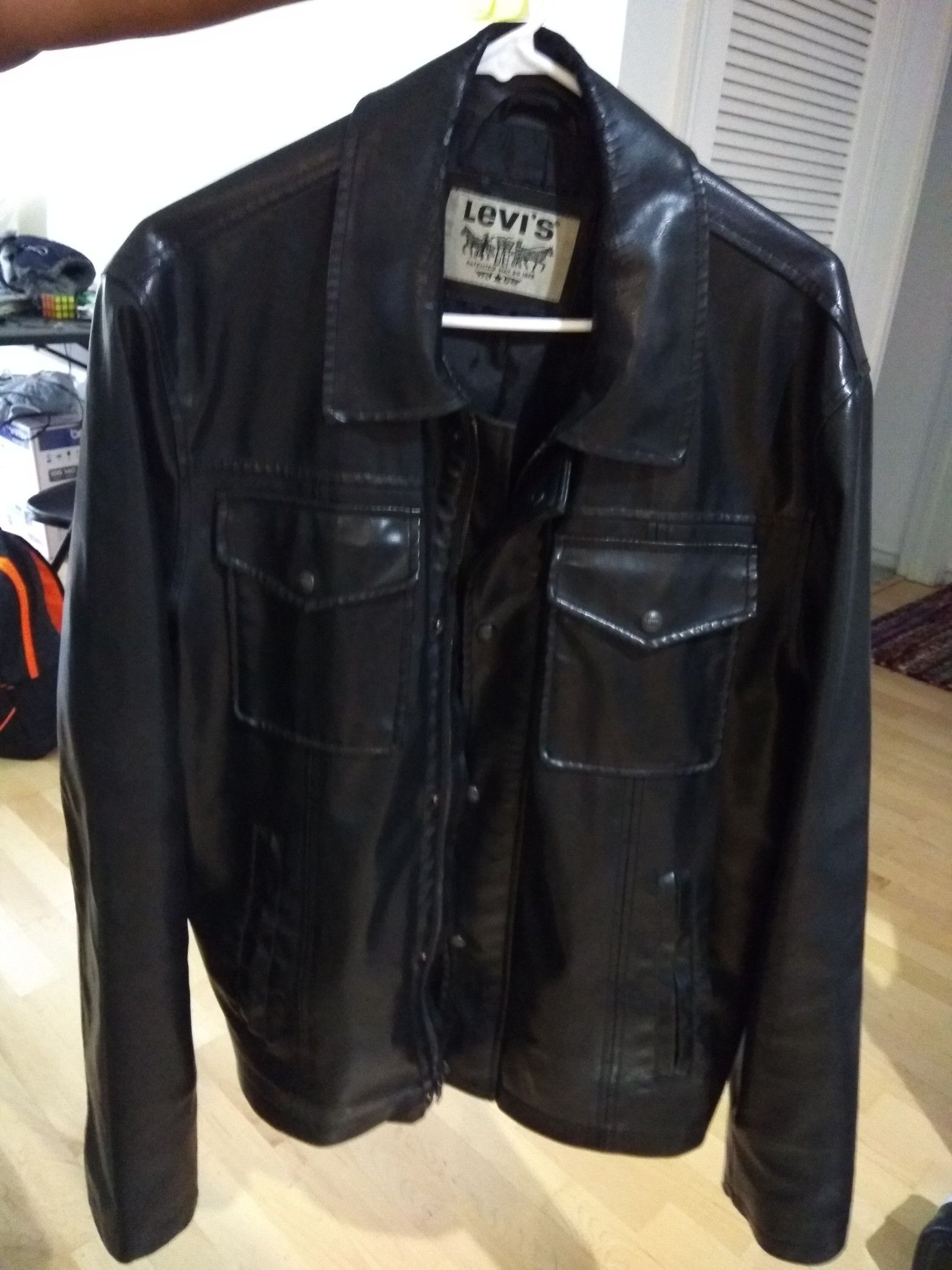 Levi's leather jacket for men - Medium size