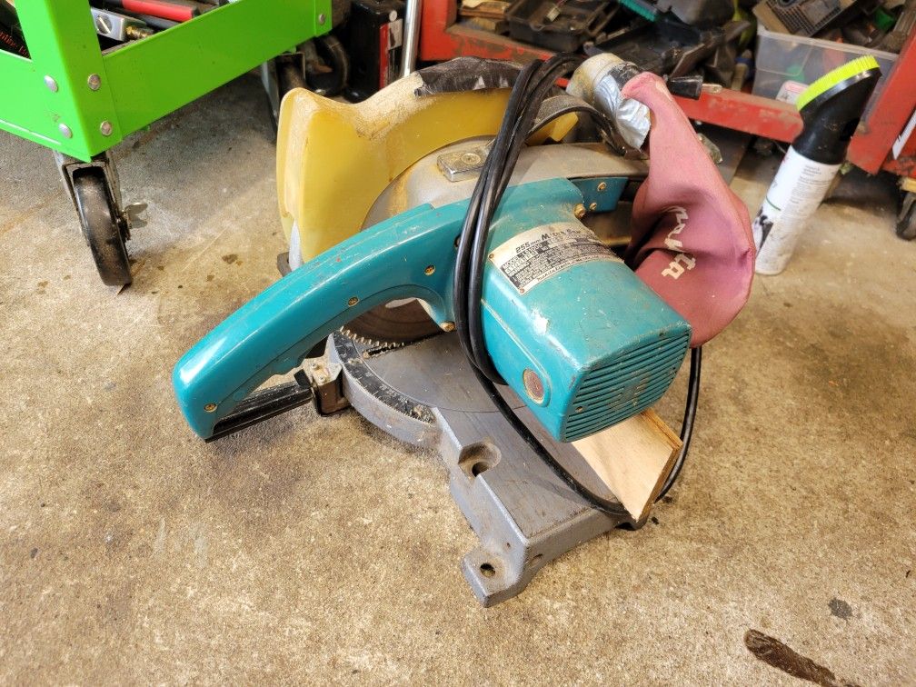 Makita 10" Miter Saw Works