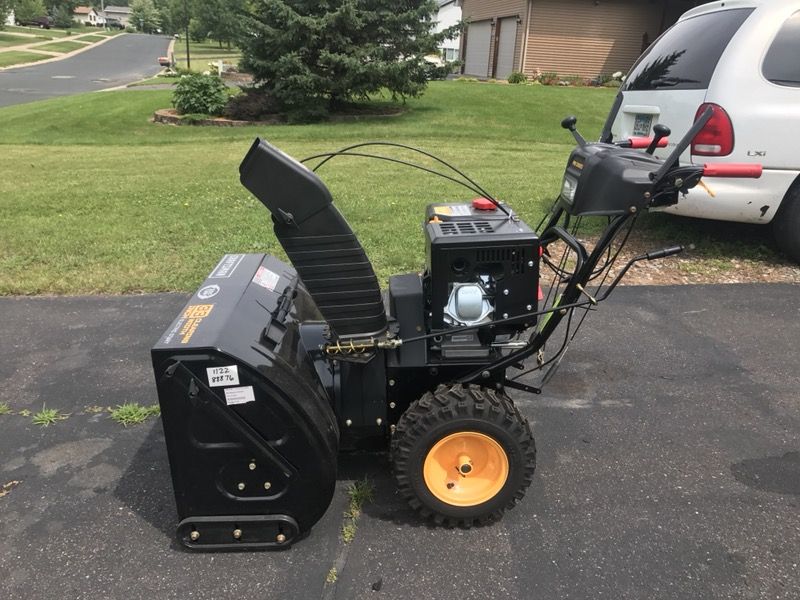 CRAFTSMAN PRO-Snowblower Power steering, LED light, heated hand grips, 33”