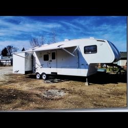 2010 Keystone Couger 33ft