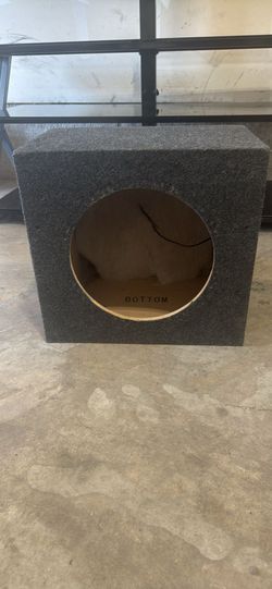 Subwoofer encloser for 12 inch suwoofer