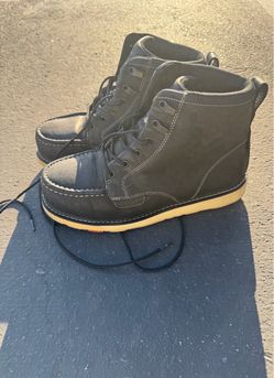 Men’s size 9 Steel Toe Brunt work boots