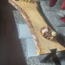 Furniture coffee table 