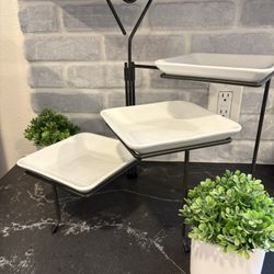 Collapsible Black & White Party Tier - Pampered Chef Simple Brand - Simi valley