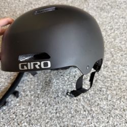 Giro Adult M Helmet Ski Skowboard Bike Skateboard Matte Black