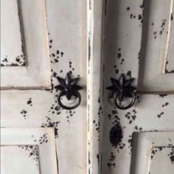 Armoire Beautiful $300.00 Make me an offer need to sell immediately