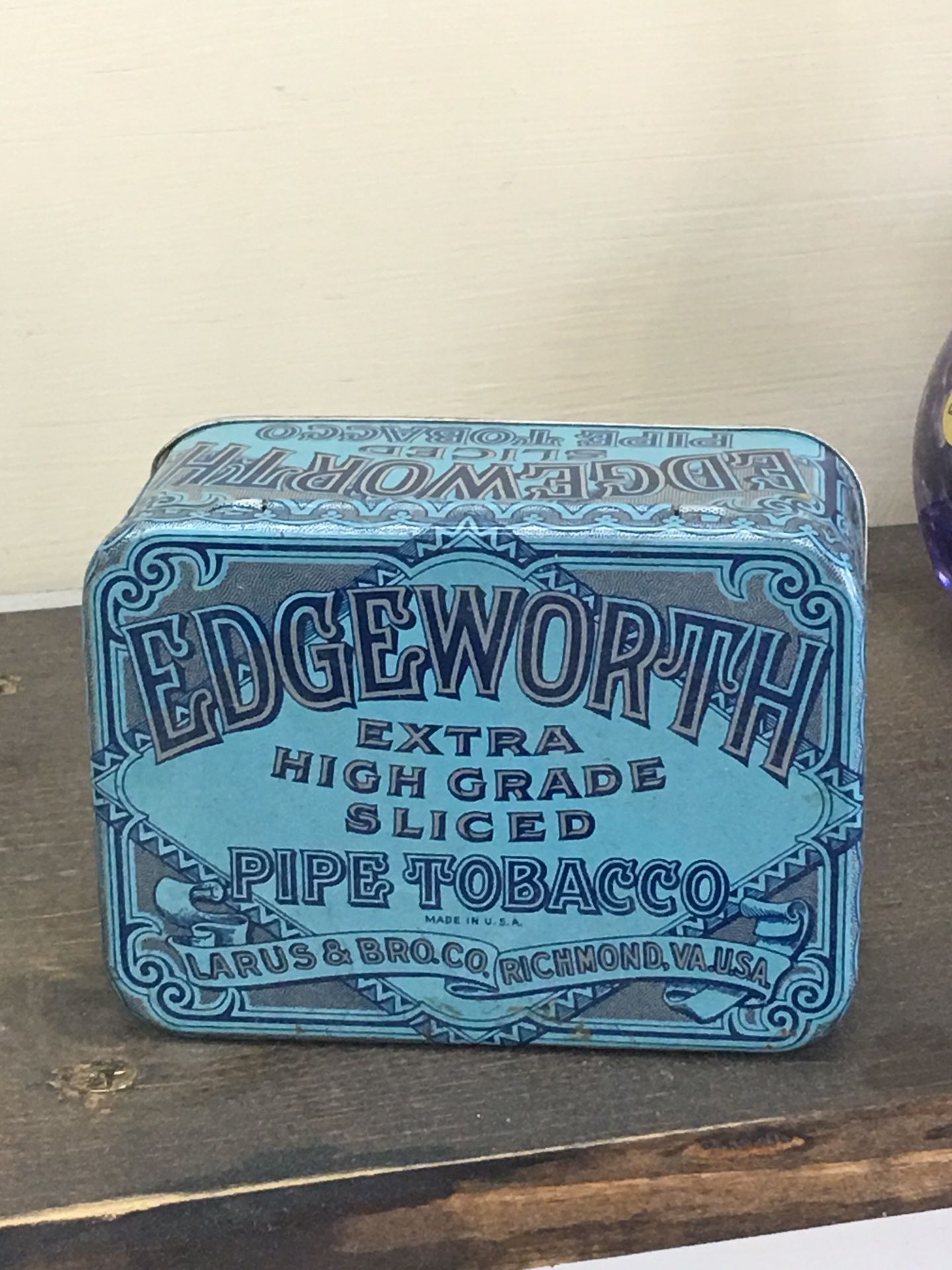 Edgeworth tobacco tin