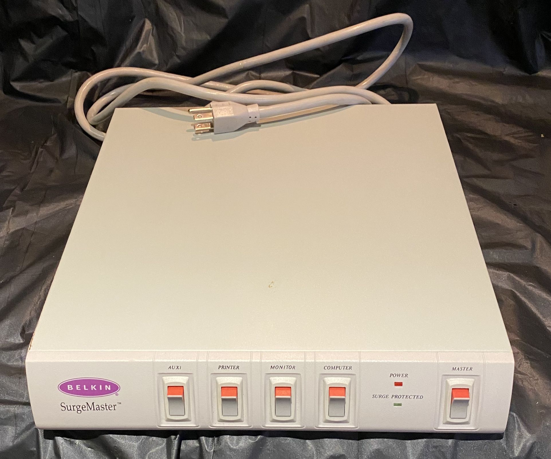 Belkin Under Monitor Surge Protector F5C120