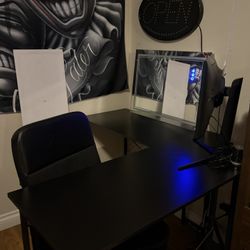 corner desk for Sale 