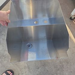 Hand sink _ wall mounted