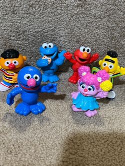 Sesame Street Action Figures Lot Elmo Cookie Monster Grover Bert Ernie Abby lot