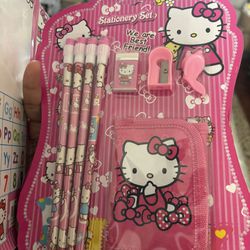 Hello Kitty Wallet Set