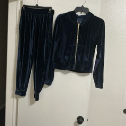 Super soft beautiful Fabletics blue women’s set never used size s 