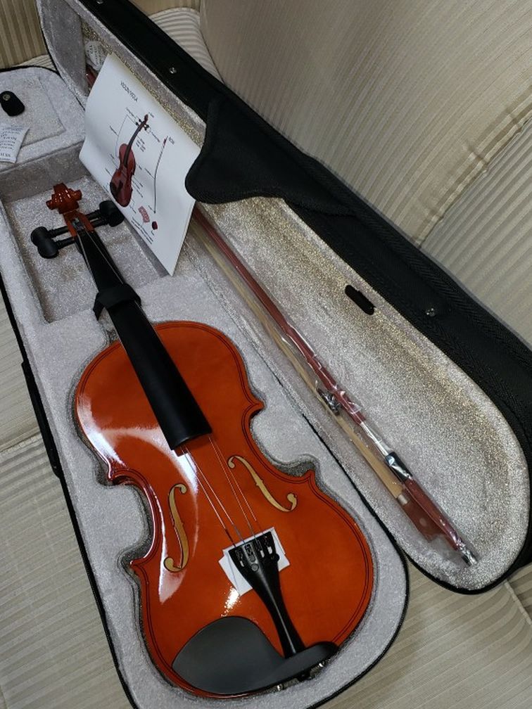 New 4/4 Acoustic Violin w/ Case, Bow, & Rosin.