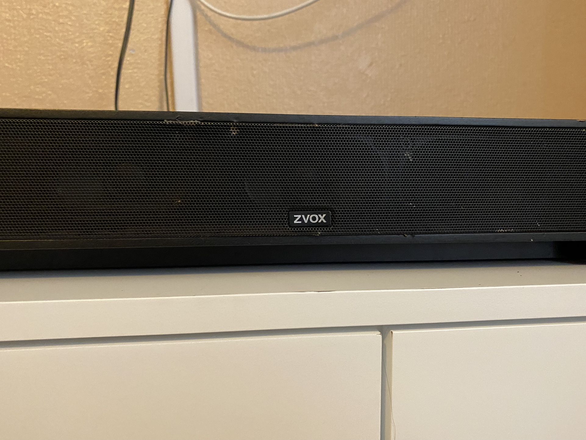 Zvox Soundbass 670 Sound Bar