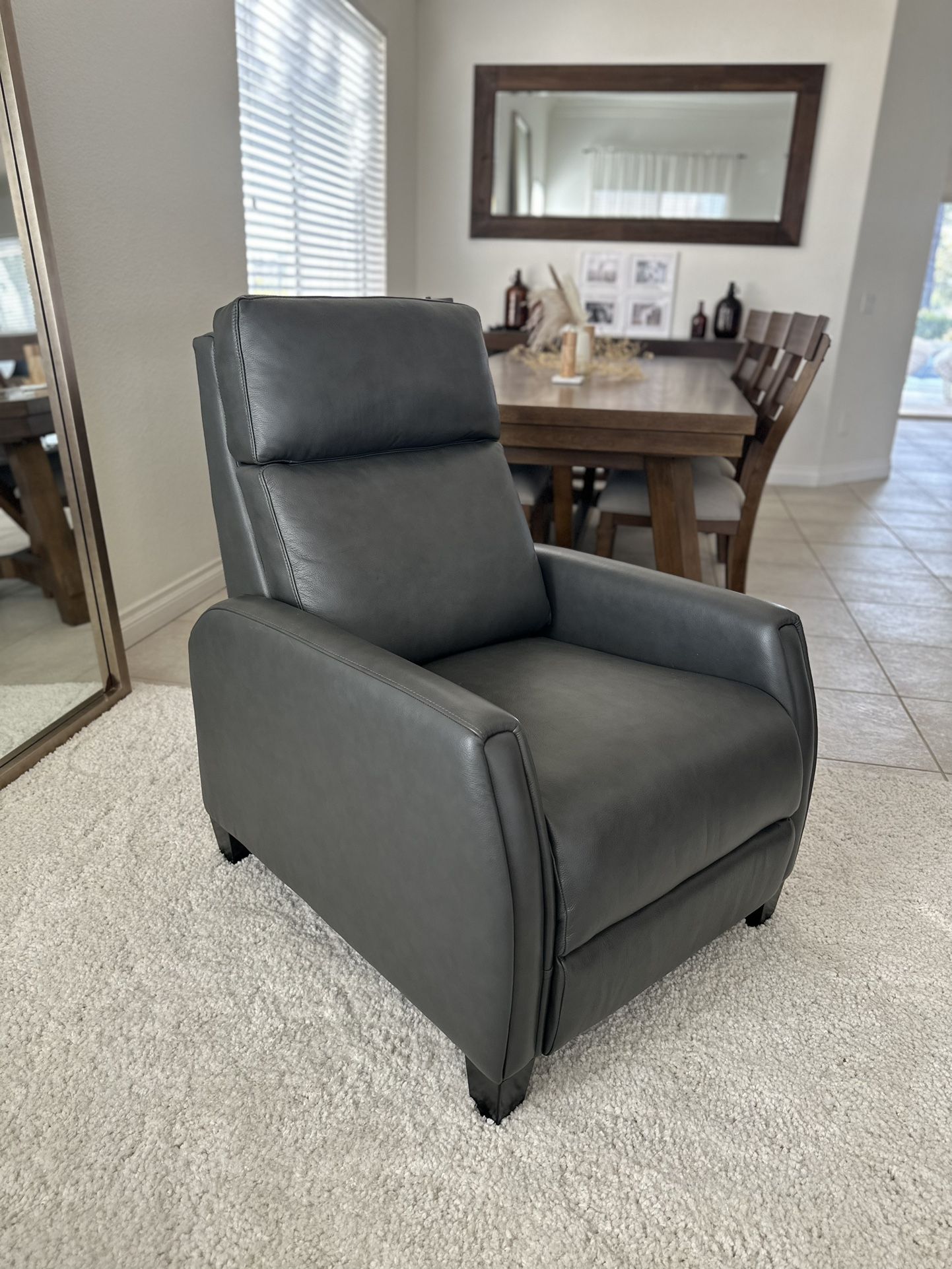 Decklyn Leather Pushback Bracelet Recliner From Costco Retail $600 Asking ONLY $250