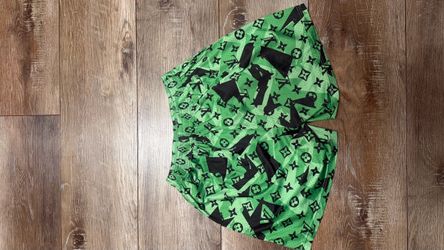 Louis vuttion shorts (XS)