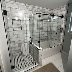 Frameless Shower 