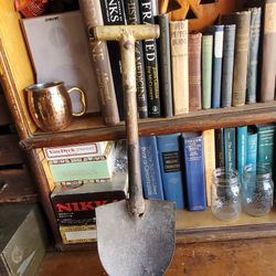 US 1910  WW1  ENTRENCHING SHOVEL W/ Leather Hand Guard