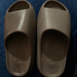 Adidas Yeezy slides
