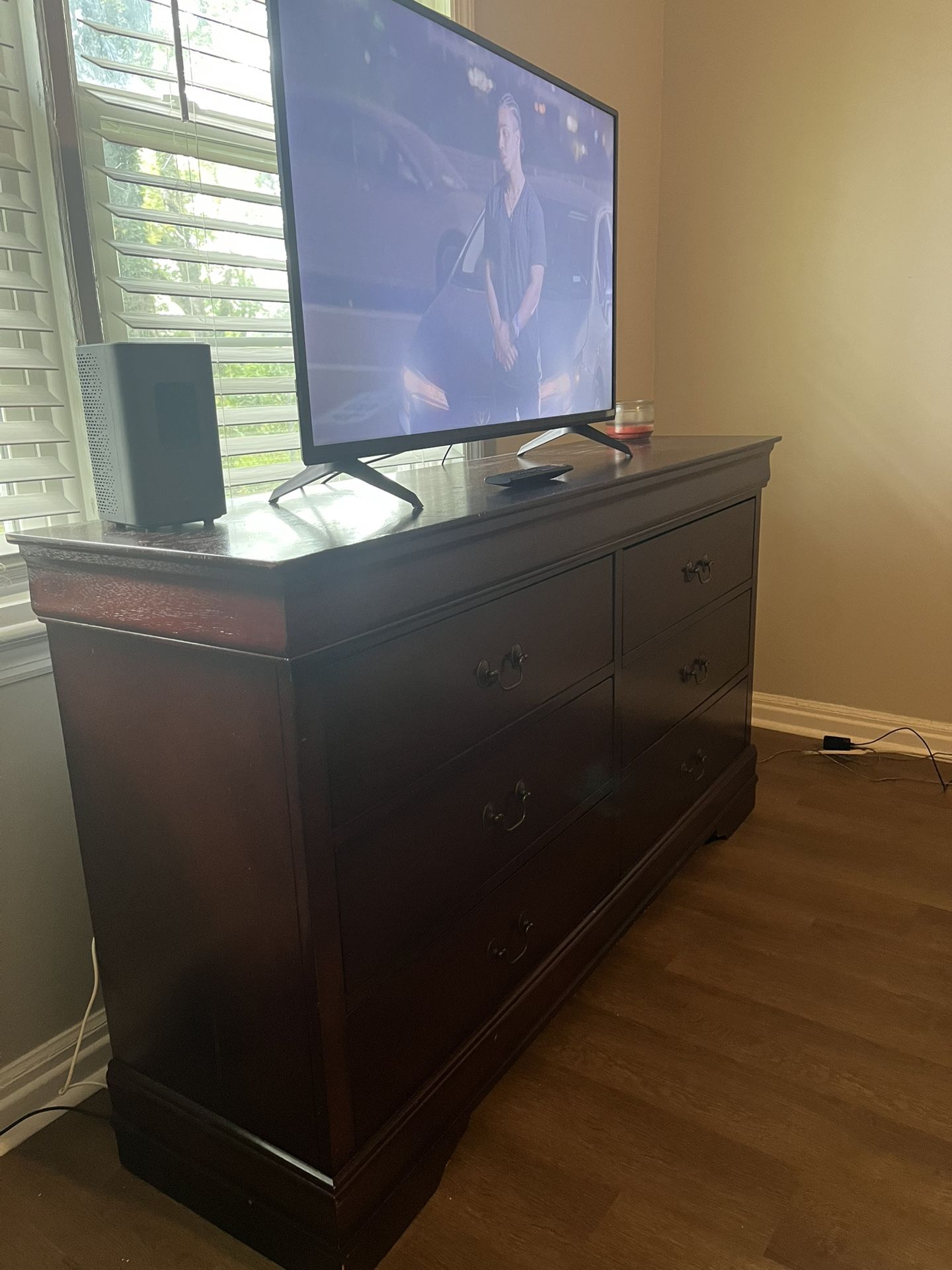 Queen bedroom set bonus TV and microwave