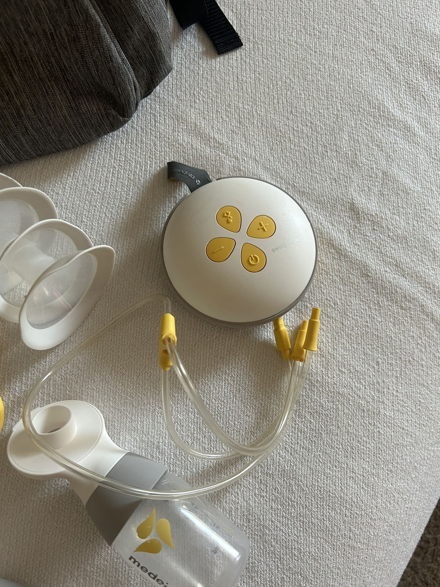 Medela Swing Maxi Double Electric Breast Milk Pump Bluetooth App Integration