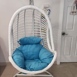 Hanging egg chair