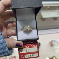 18k Solitaire/Cluster Ring 