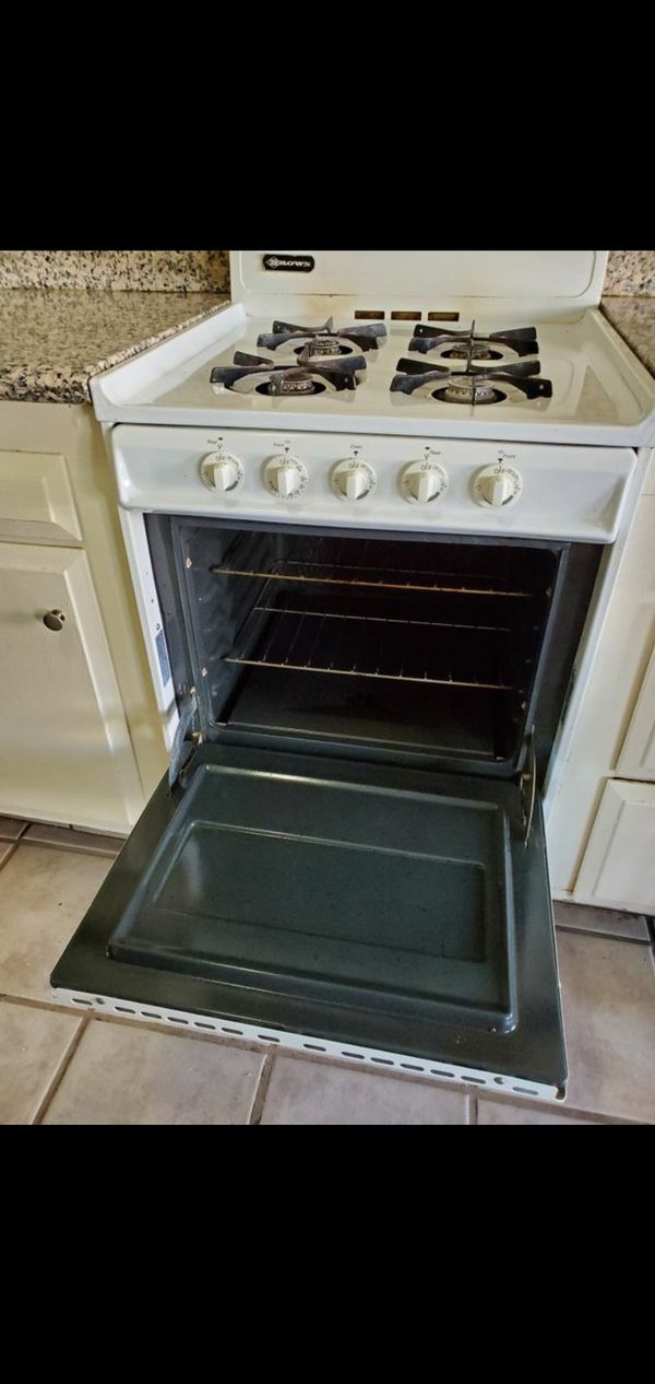 24 inch gas working hooked up stove used.GLENDALE AREA Only serious
