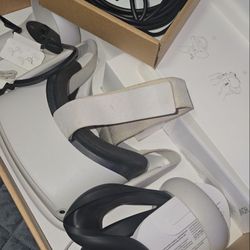 Meta Quest 2 — Advanced All-In-One Virtual Reality Headset — 128 GB