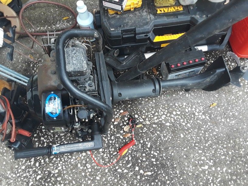 5 Hp Briggs And Stratton Motor With Aluminum 12 Foot John Boat