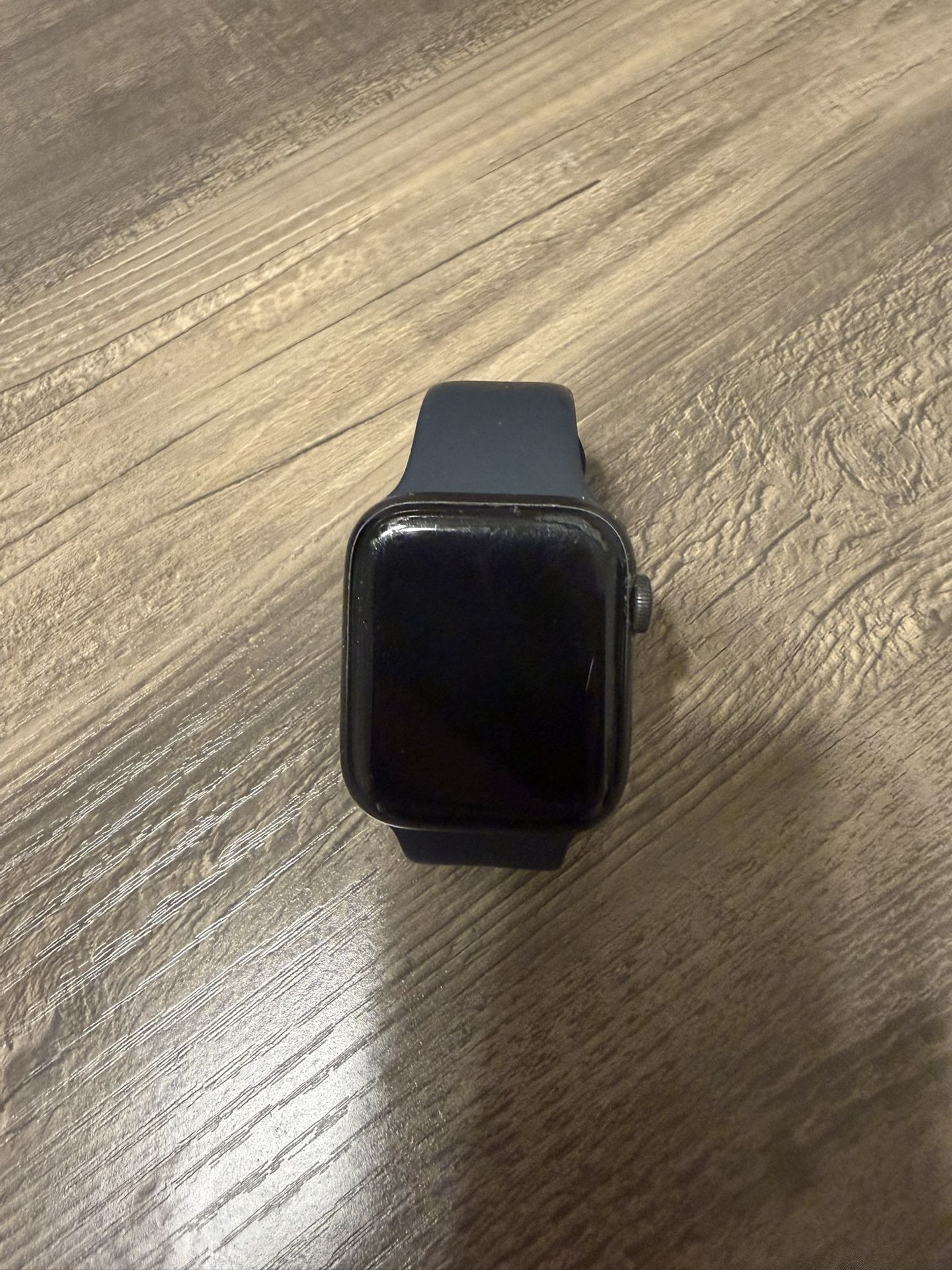 Apple Watch SE. First Gen 44m 