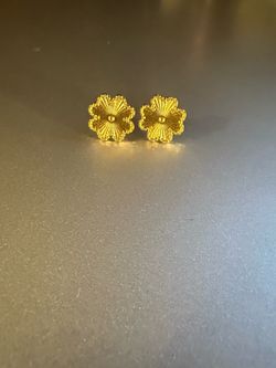Clover gold tone earrings