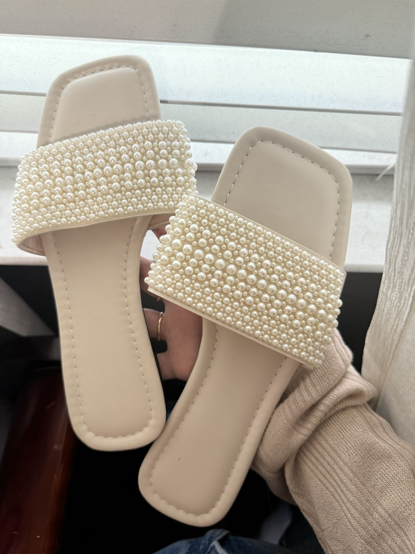 Off White Pearl Sandals Size 40