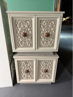 2 night stand cabinets